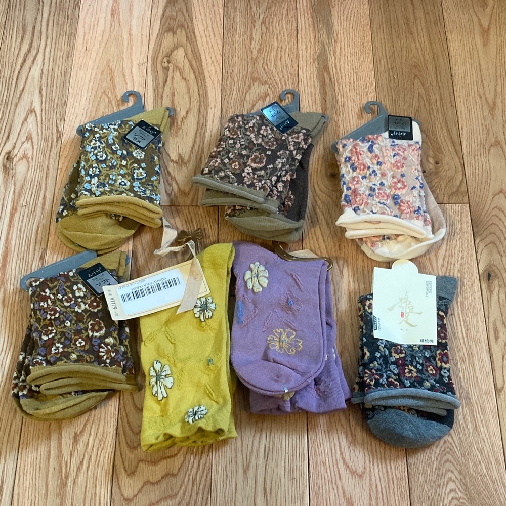 7 pairs of Floral Crew Socks Bundle - Assorted Colors